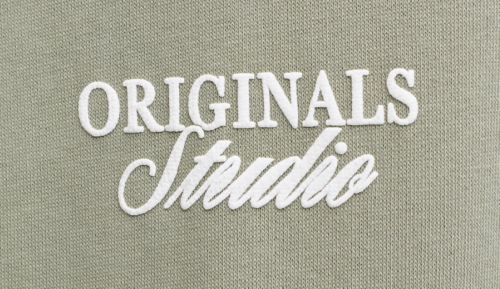 JORNORREBRO TYPO BACK SWEAT HOOD SN - Seagrass/SS26